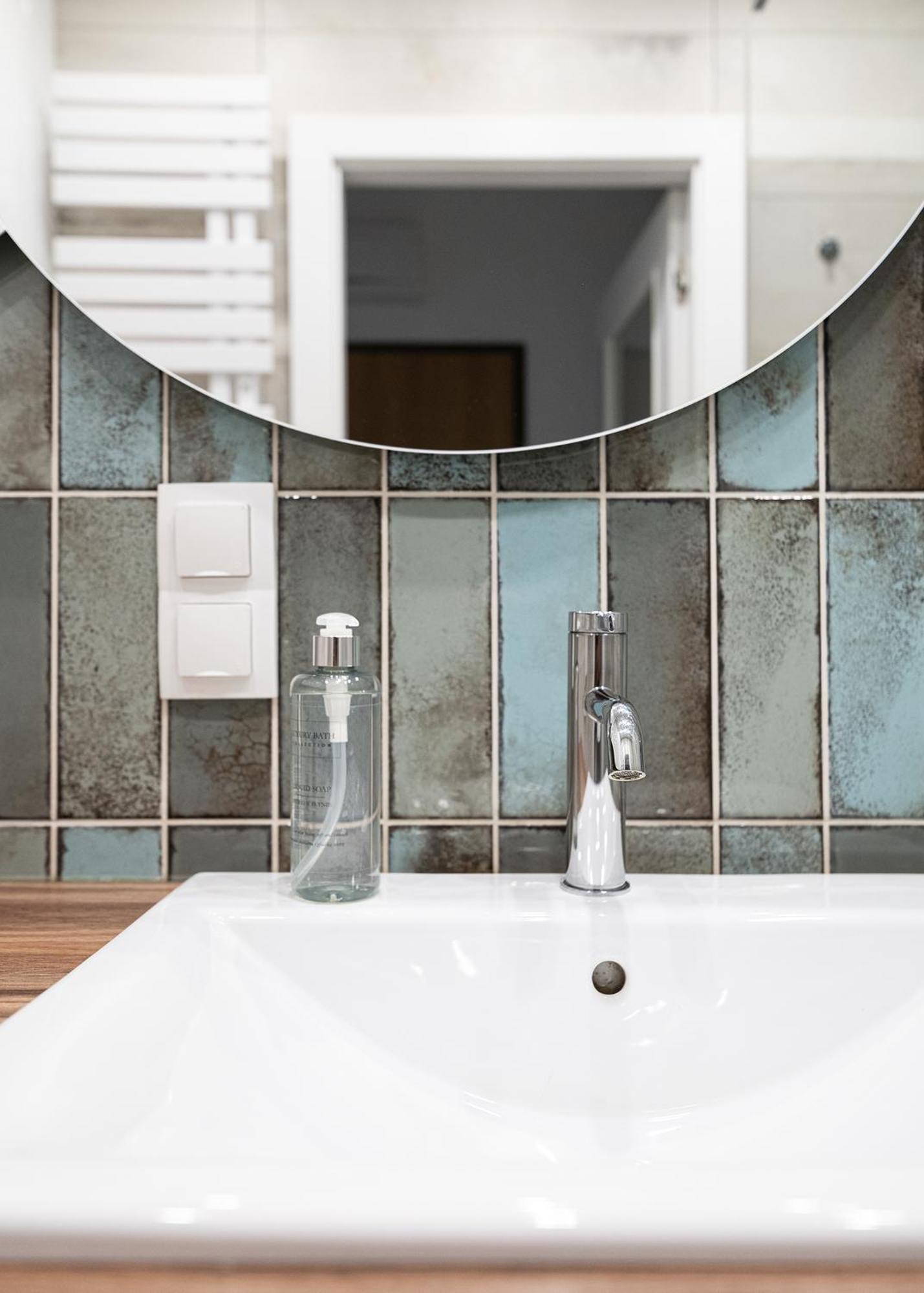 Rentplanet - Apartamenty Kasprzaka Warsaw Luaran gambar