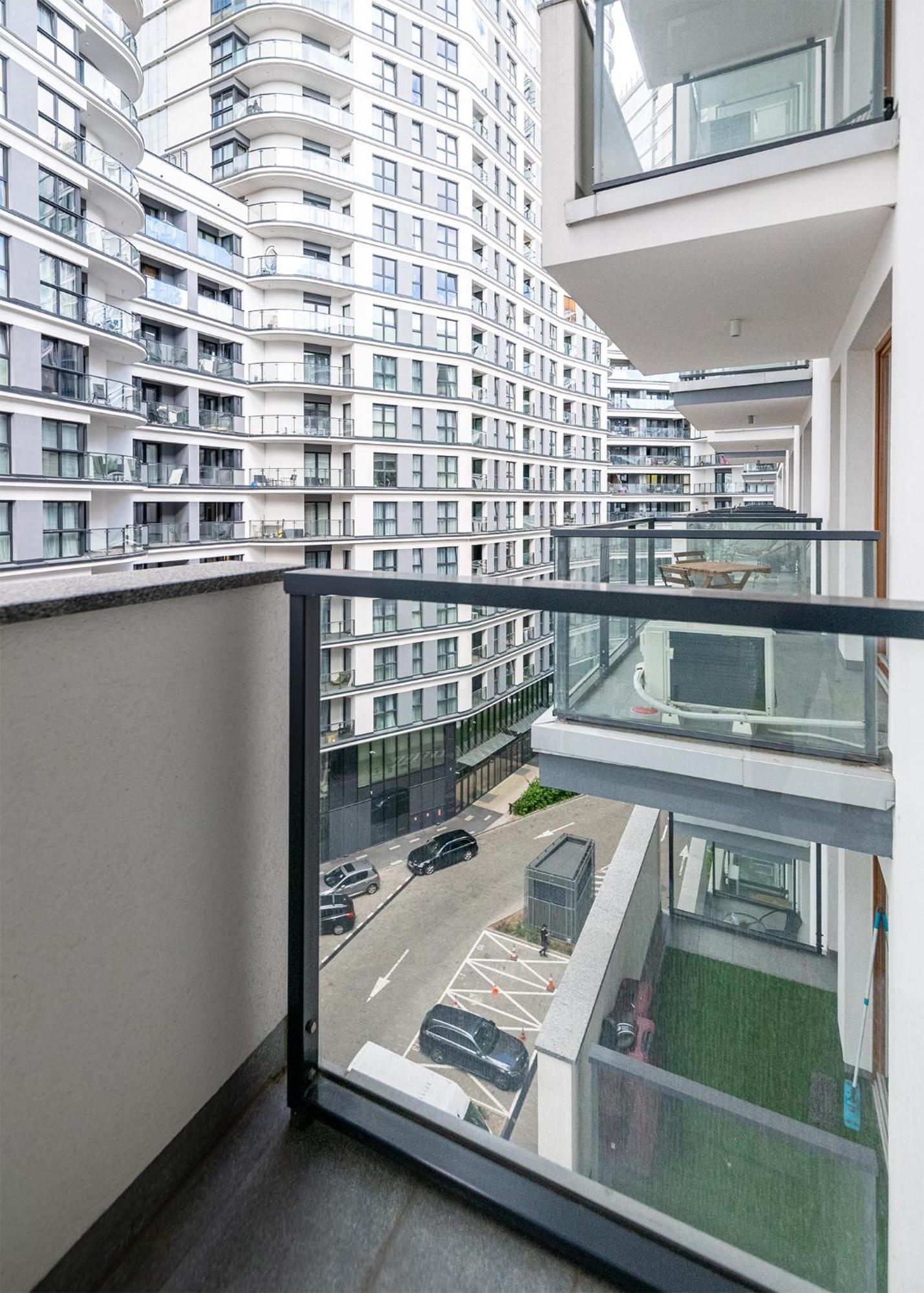 Rentplanet - Apartamenty Kasprzaka Warsaw Luaran gambar