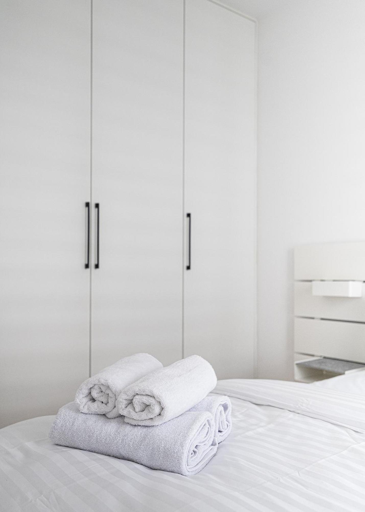 Rentplanet - Apartamenty Kasprzaka Warsaw Luaran gambar